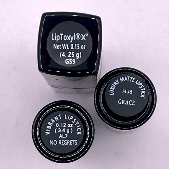 SET OF 3‼️Lip plumper lipgloss + 2 lipsticks - Picture 3 of 4